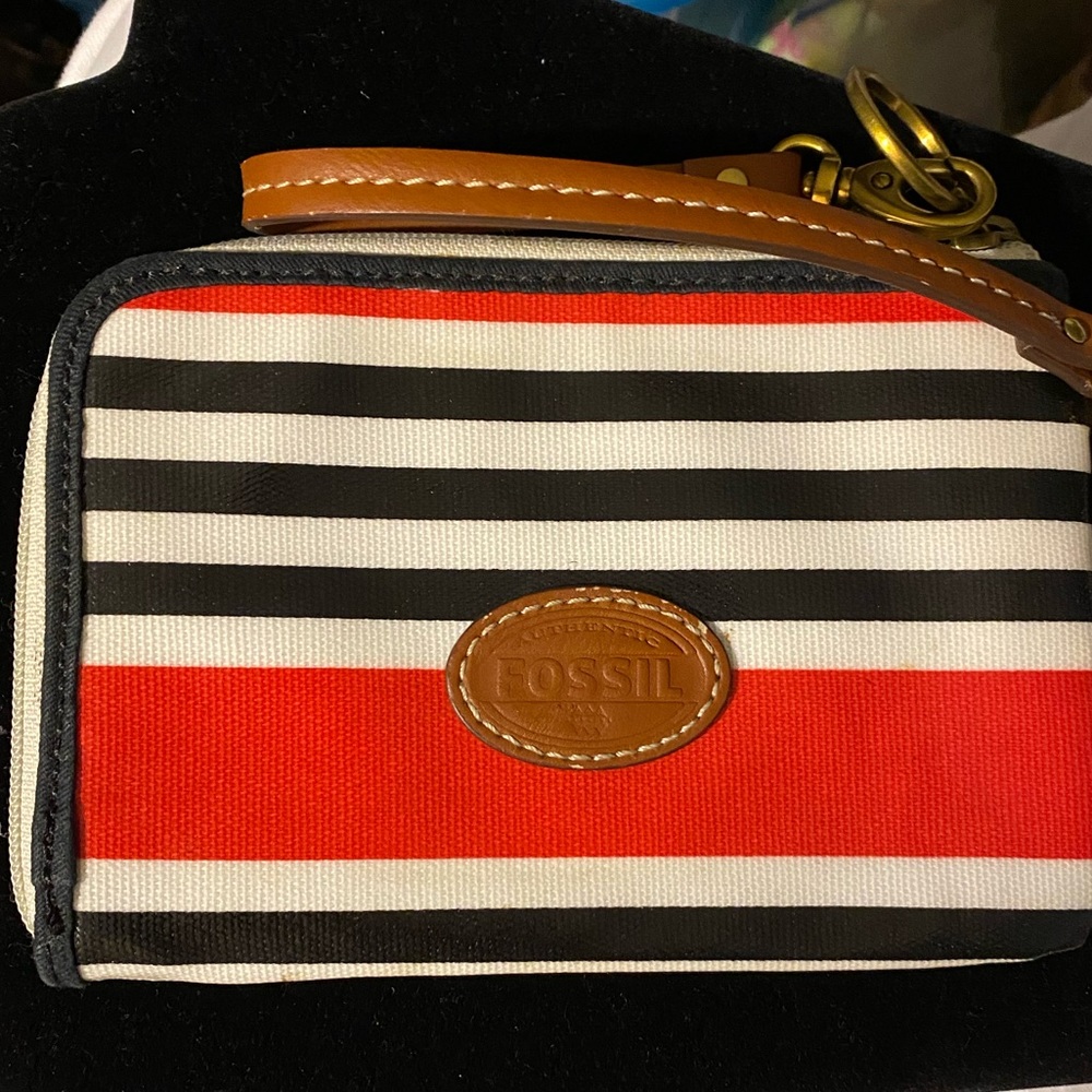 Fossil Wristlet Coated Canvas‎ Striped Red Black